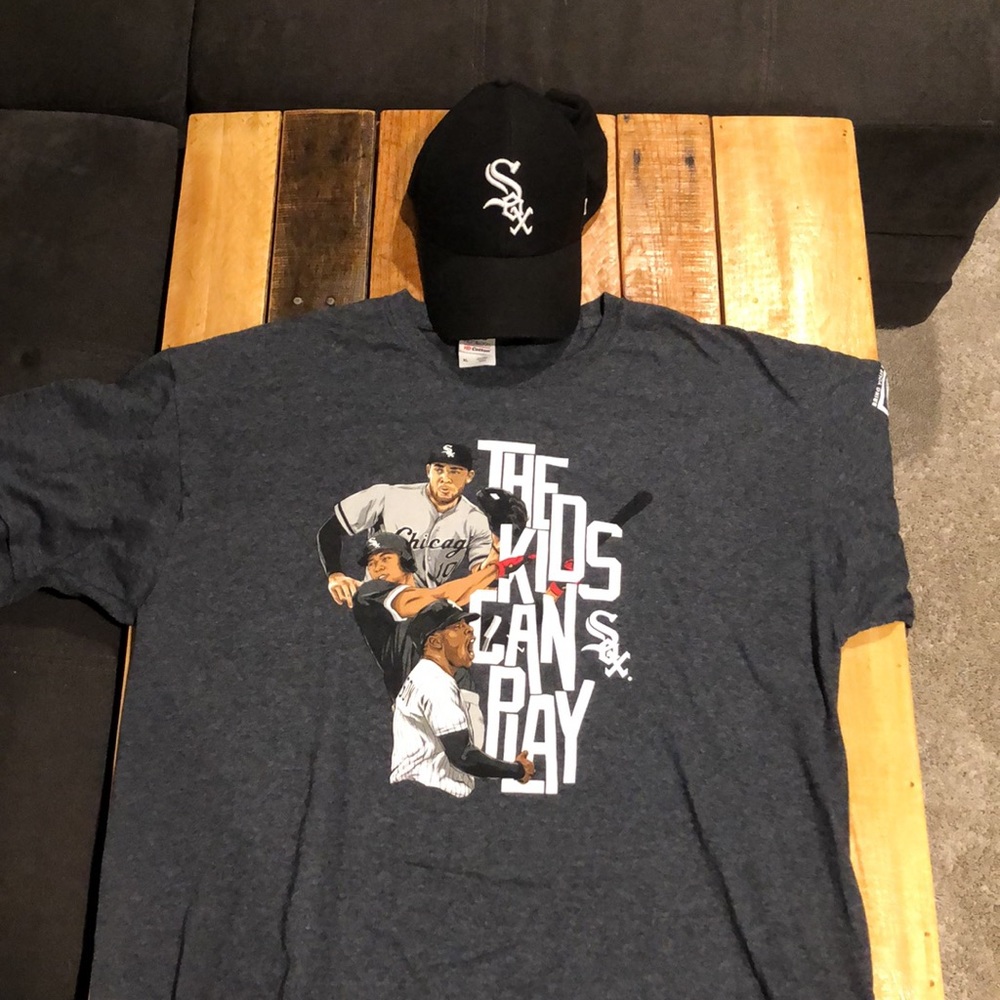 Chicago White Sox t-shirt & 47” team franchise fitted hat bundle